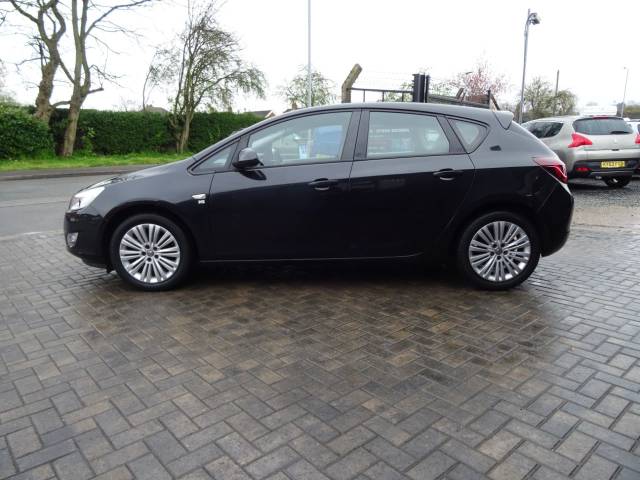 2012 Vauxhall Astra 1.6i 16V Excite 5dr low mileage