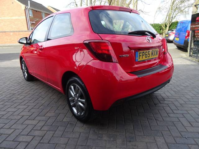 2015 Toyota Yaris 1.0 VVT-i Icon 3dr finance available