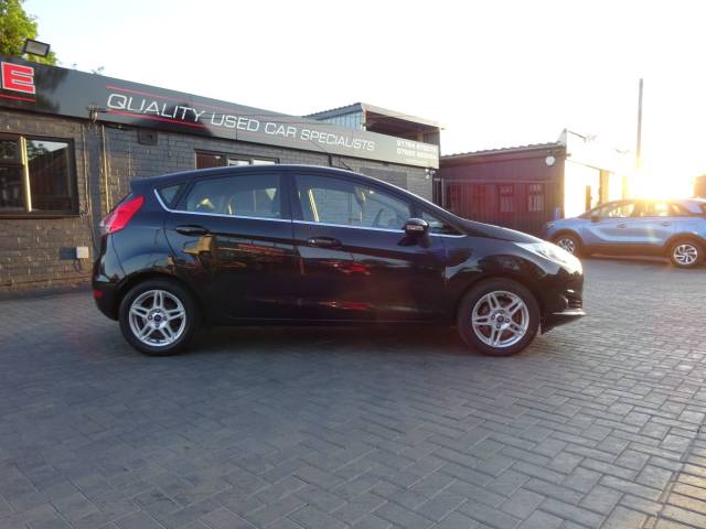 2013 Ford Fiesta 1.0 EcoBoost Zetec 5dr ideal 1st car