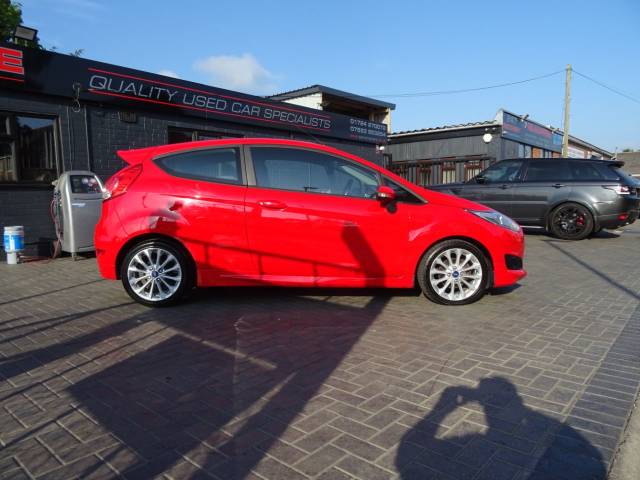 2014 Ford Fiesta 1.0 EcoBoost 125 Zetec S 3dr ideal 1st car