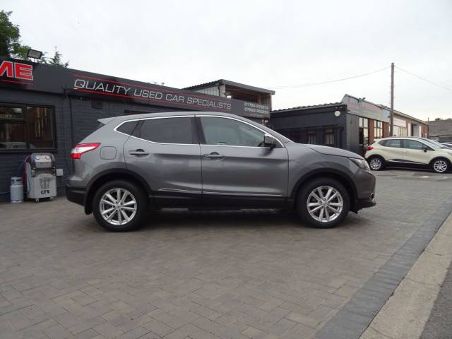 2014 Nissan Qashqai 1.5 dCi Acenta Premium 5dr ideal family car