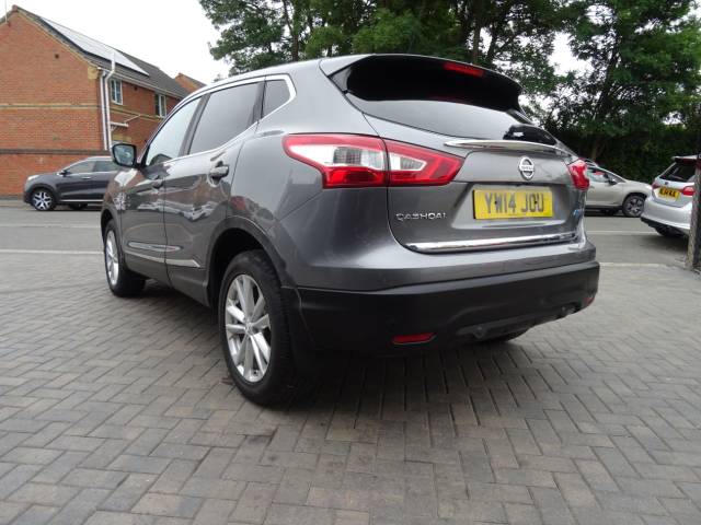 2014 Nissan Qashqai 1.5 dCi Acenta Premium 5dr ideal family car