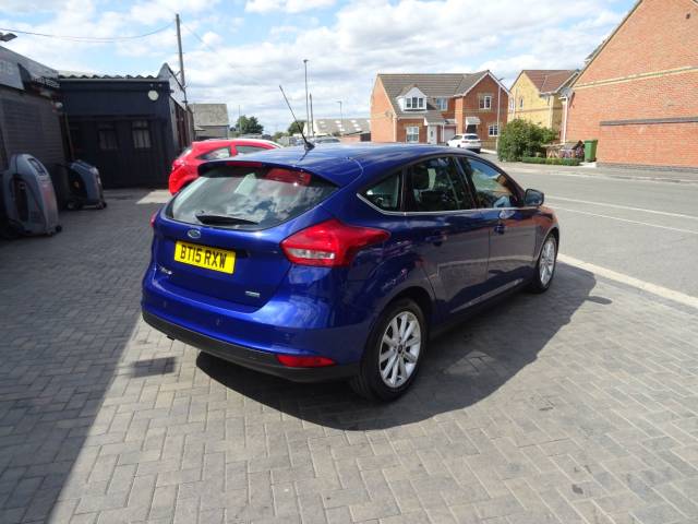 2015 Ford Focus 1.0 EcoBoost 125 Titanium 5dr ideal family car
