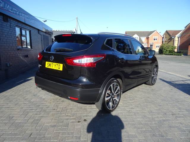 2017 Nissan Qashqai 1.5 dCi Tekna 5dr ideal family car