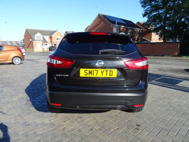 2017 Nissan Qashqai 1.5 dCi Tekna 5dr ideal family car