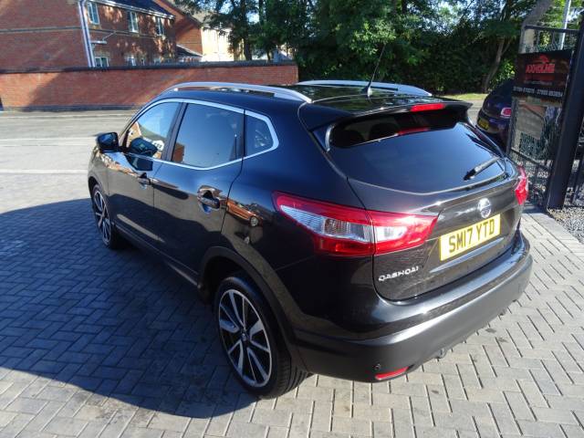 2017 Nissan Qashqai 1.5 dCi Tekna 5dr ideal family car