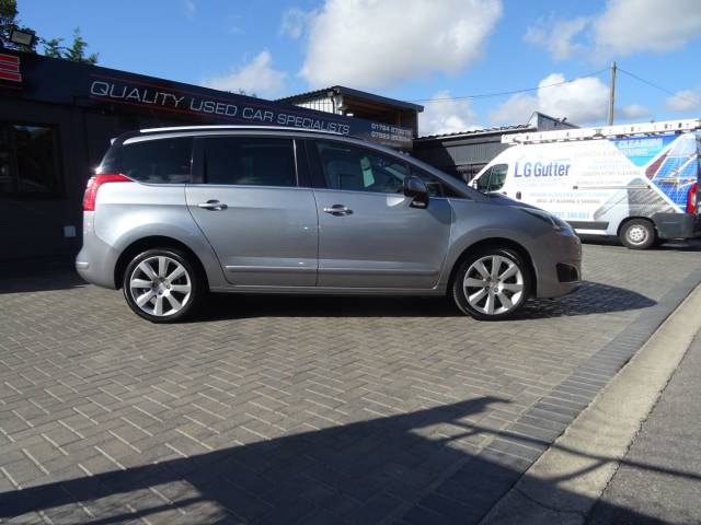 2016 Peugeot 5008 1.6 BlueHDi 120 Allure 5dr 7 seater