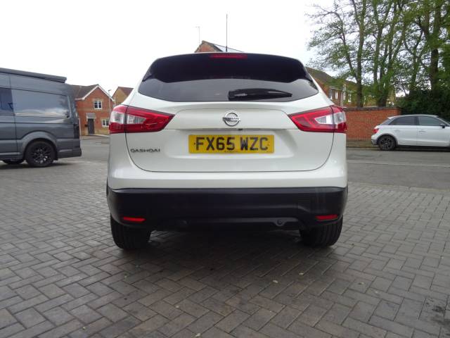 2015 Nissan Qashqai 1.2 DiG-T N-Tec+ 5dr finance available
