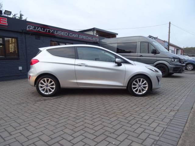 2017 Ford Fiesta 1.0 EcoBoost Titanium 3dr ideal 1st car