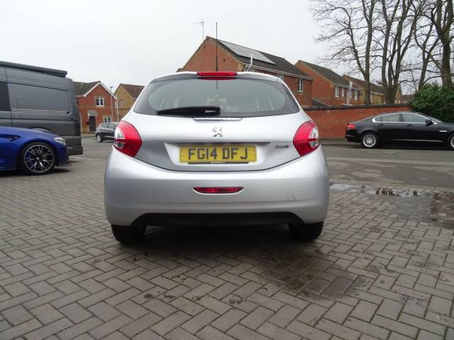 2014 Peugeot 208 1.4 HDi Active 5dr ideal 1st car