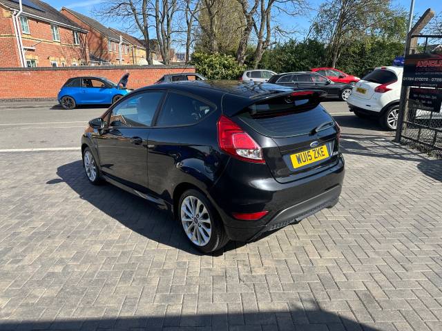 2015 Ford Fiesta 1.0 EcoBoost 125 Zetec S 3dr ideal 1st car