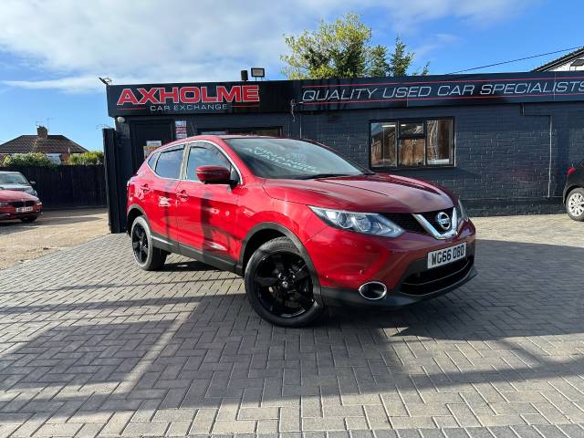 Nissan Qashqai 1.5 dCi N-Connecta 5dr Finance available Hatchback Diesel Red