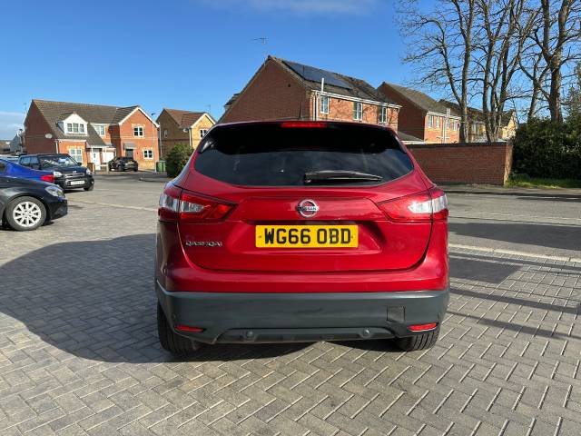 2016 Nissan Qashqai 1.5 dCi N-Connecta 5dr Finance available