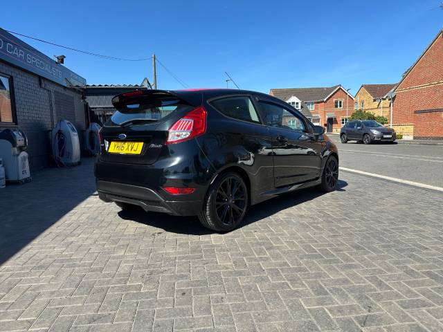 2016 Ford Fiesta 1.0 EcoBoost 140 Zetec S Black 3dr ideal 1st car