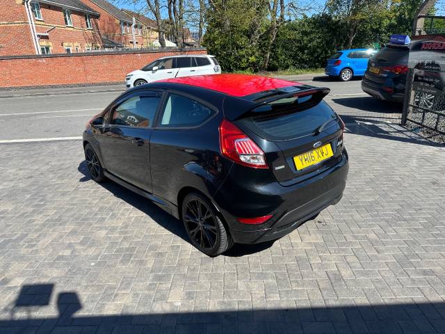 2016 Ford Fiesta 1.0 EcoBoost 140 Zetec S Black 3dr ideal 1st car