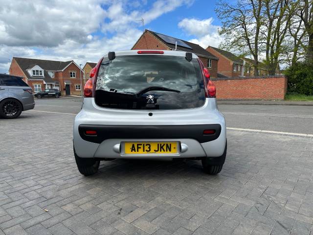 2013 Peugeot 107 1.0 Allure 5dr 2-Tronic ideal 1st car