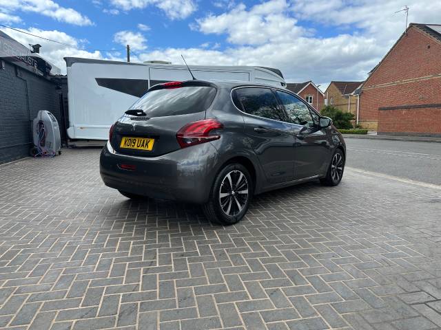 2019 Peugeot 208 1.2 PureTech 82 Tech Edition 5dr [Start Stop] ideal 1st car
