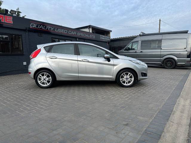 2016 Ford Fiesta 1.0 EcoBoost Zetec 5dr ideal 1st car