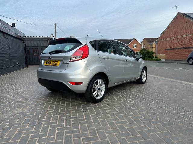 2016 Ford Fiesta 1.0 EcoBoost Zetec 5dr ideal 1st car