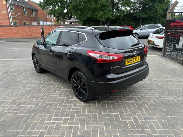 2016 Nissan Qashqai 1.2 DiG-T Tekna [Non-Panoramic] 5dr finance available