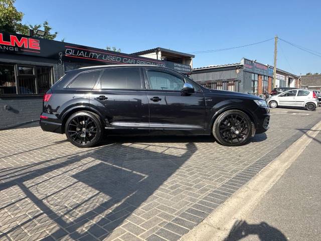 2018 Audi Q7 4.0 SQ7 Quattro 5dr Tip Auto, rear tv screens