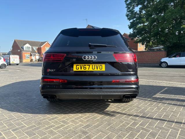 2018 Audi Q7 4.0 SQ7 Quattro 5dr Tip Auto, rear tv screens
