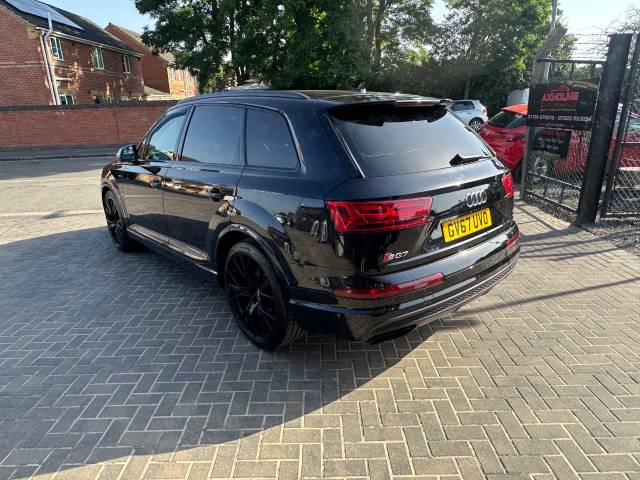 2018 Audi Q7 4.0 SQ7 Quattro 5dr Tip Auto, rear tv screens