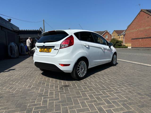 2015 Ford Fiesta 1.0 EcoBoost Titanium 5dr ideal 1st car