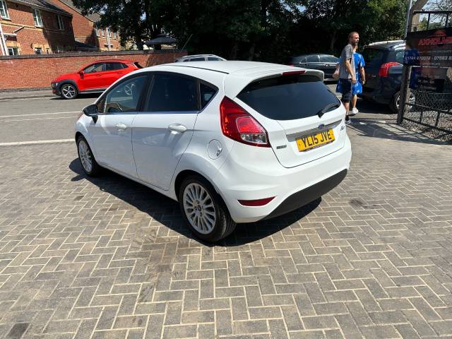 2015 Ford Fiesta 1.0 EcoBoost Titanium 5dr ideal 1st car