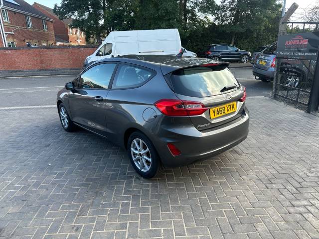 2019 Ford Fiesta 1.0 EcoBoost Zetec 3dr ideal 1st car