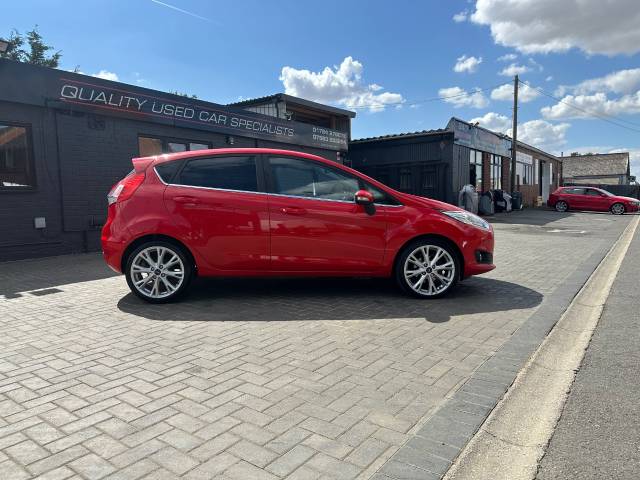 2016 Ford Fiesta 1.0 EcoBoost 125 Titanium 5dr ideal 1st car