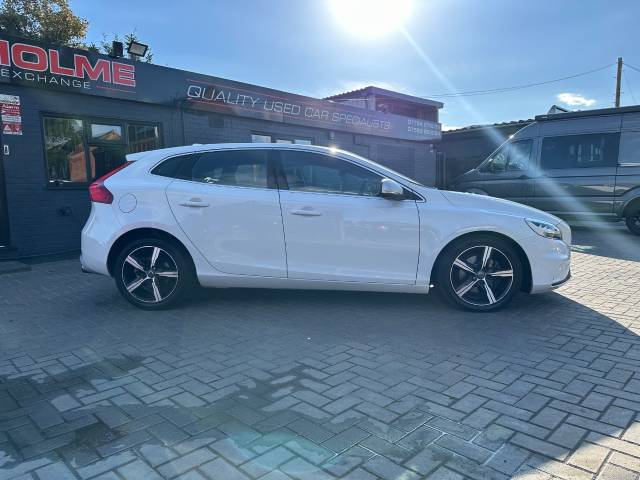2017 Volvo V40 2.0 T2 [122] R DESIGN 5dr finance available