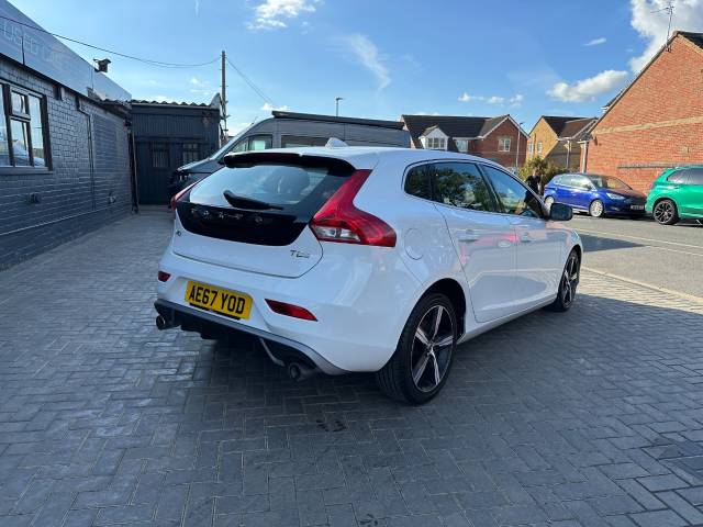 2017 Volvo V40 2.0 T2 [122] R DESIGN 5dr finance available