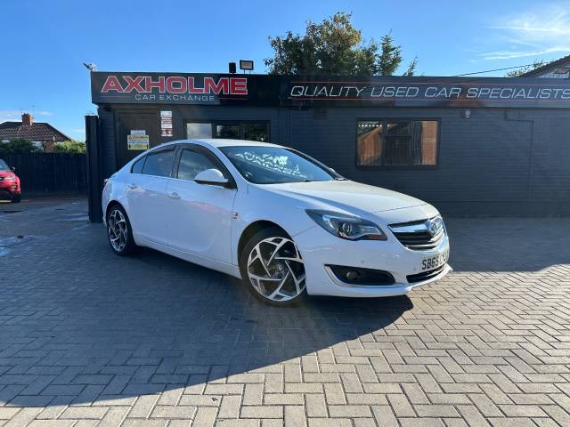Vauxhall Insignia 1.6 CDTi SRi Vx-line 5dr [Start Stop] finance available Hatchback Diesel White