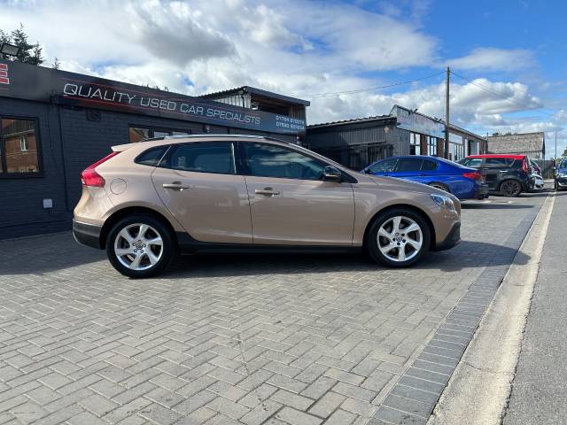 2016 Volvo V40 2.0 D2 [120] Cross Country Lux Nav 5dr Finance available